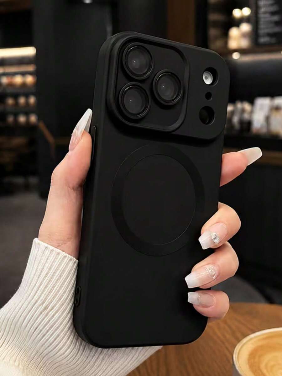 1件裝黑色金屬漆噴塗時尚磁吸軟質霧面手機殼，適用於 iPhone 18Pro Max/18Pro/17 Pro Max、17 Pro、17 Air、17、17e、16、16e、15、14 Plus、13、12、11 Pro Max，鏡頭膜保護，支援無線充電