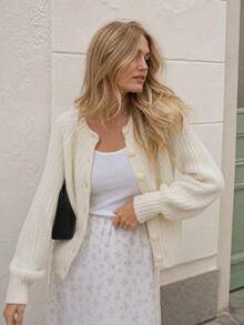Women's Soft Beige Chunky Knit Round Neck Cardigan, Loose Short Single-Breasted Long Sleeve Jacket, Autumn/Winter - Apricot - View 3