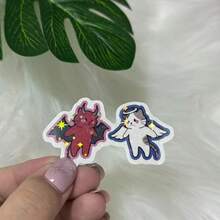 一對可愛惡魔貓與天使貓貼紙，柔和療癒風格，乙烯基材質，耐用霧面自黏式車貼，適用於汽車、窗戶、筆電、卡車與水壺 - 星膜 - 查看 10