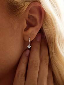 1 Pair Clover Earrings, Fashionable Luxury Elegant Style Delicate Earrings, Suitable For Daily Wear - Platinum - View 4