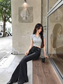 YEAE 女款黑色丹寧喇叭牛仔褲，休閒長版無彈力牛仔褲，附鈕扣口袋與拉鍊細節 - 黑色 - 查看 3