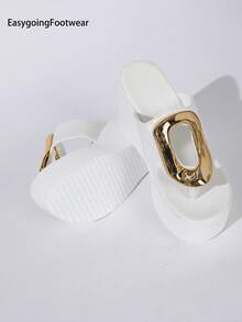 Sandal wedges wanita musim panas dengan gesper logam dan tali jari kaki, sol tebal yang menambah tinggi, ringan, dan lembut, serbaguna untuk dipakai di luar ruangan, liburan, dan perjalanan. - Putih - View 10