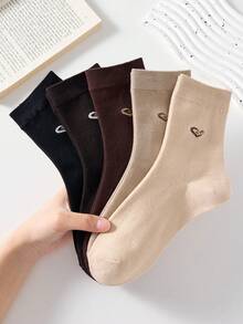 5 أزواج من جوارب النساء متوسطة الطول مع نمط القلب وتصميم الحروف باللون البني، غير قابلة للانزلاق ومريحة، مناسبة للخريف/الشتاء - قهوة بني - مشاهدة 3