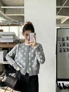 Women's Gray Long Sleeve Round Neck Cardigan, Crescent Moon Pattern, Ribbed Knit Detail, Regular Length, Slightly Elastic Fabric, Autumn/Winter Essential. Daily Atmosphere Outfit, Popular Korean Style Top, Women's Knit Cardigan, Spring/Autumn Style, Exquisite Korean Style, Gray Crescent Moon Pattern, Short Fit, Round Neck Button-Down Long Sleeve Knit Outerwear - Grey - View 1