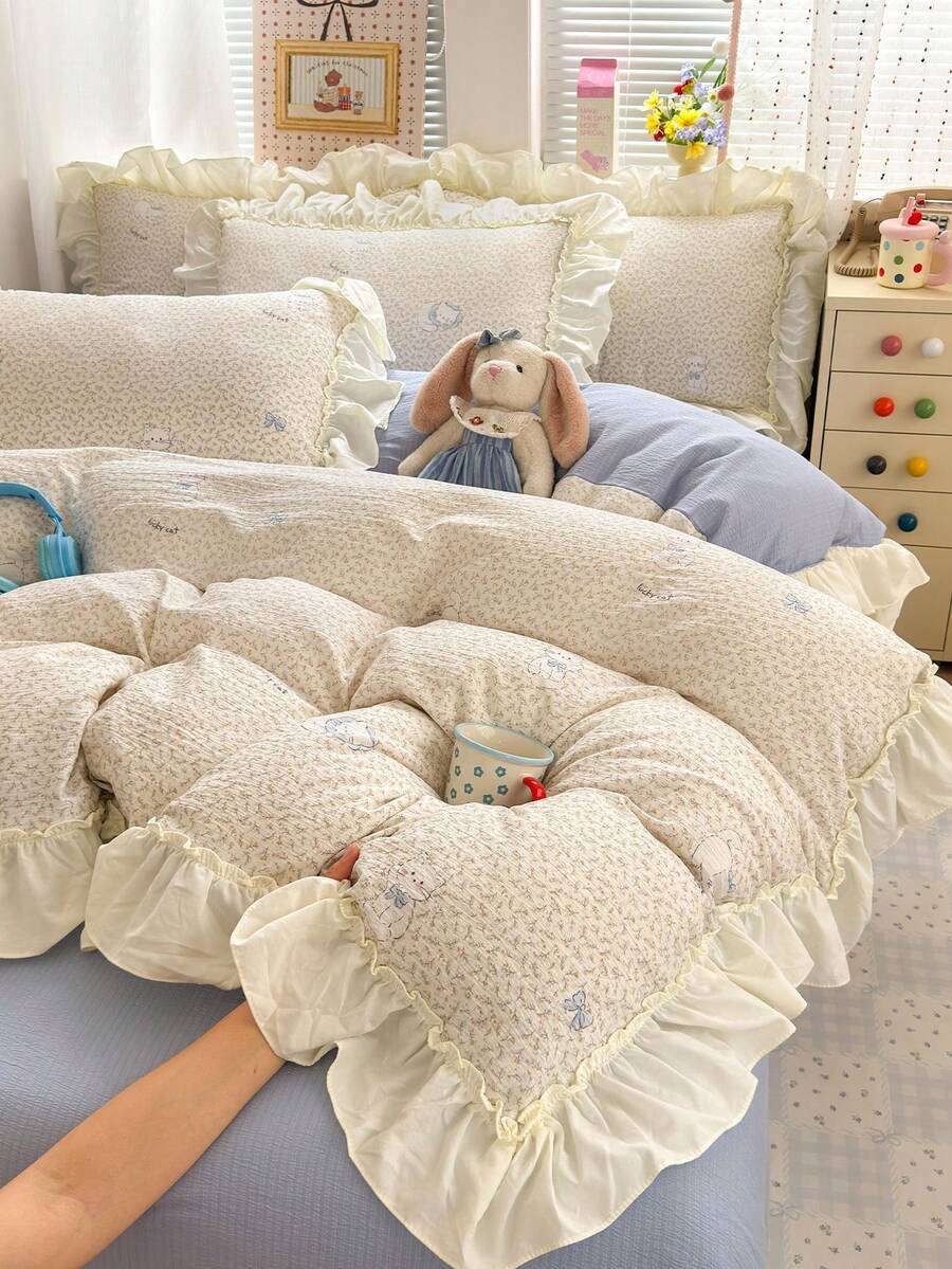 4pcs Cute Cat Floral Bedding Set, Ruched Lace Design, Soft And Comfortable Bedroom Bedding, Breathable Soft All-Season Bedding Set, Includes 1 Duvet Cover, 1 Bed Sheet, 2 Pillowcases, No Filling, Suitable For Dorm, Bedroom Home Use, Multiple Size Options