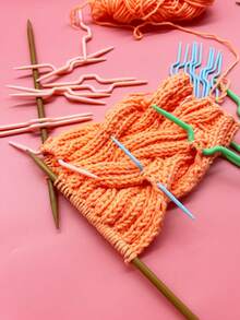 30pcs V-Shaped Cable Knitting Needles, 3 Sizes Set, 10 Packs Total, Fix Loops While Knitting, Create 3D Cable Texture, Beginner-Friendly, Suitable For Sweaters, Scarves, Hats And Other Knitting Projects, Essential Knitting Accessory For Yarn DIY Crafts - V-shaped Crochet Hook 3-piece Set - View 2