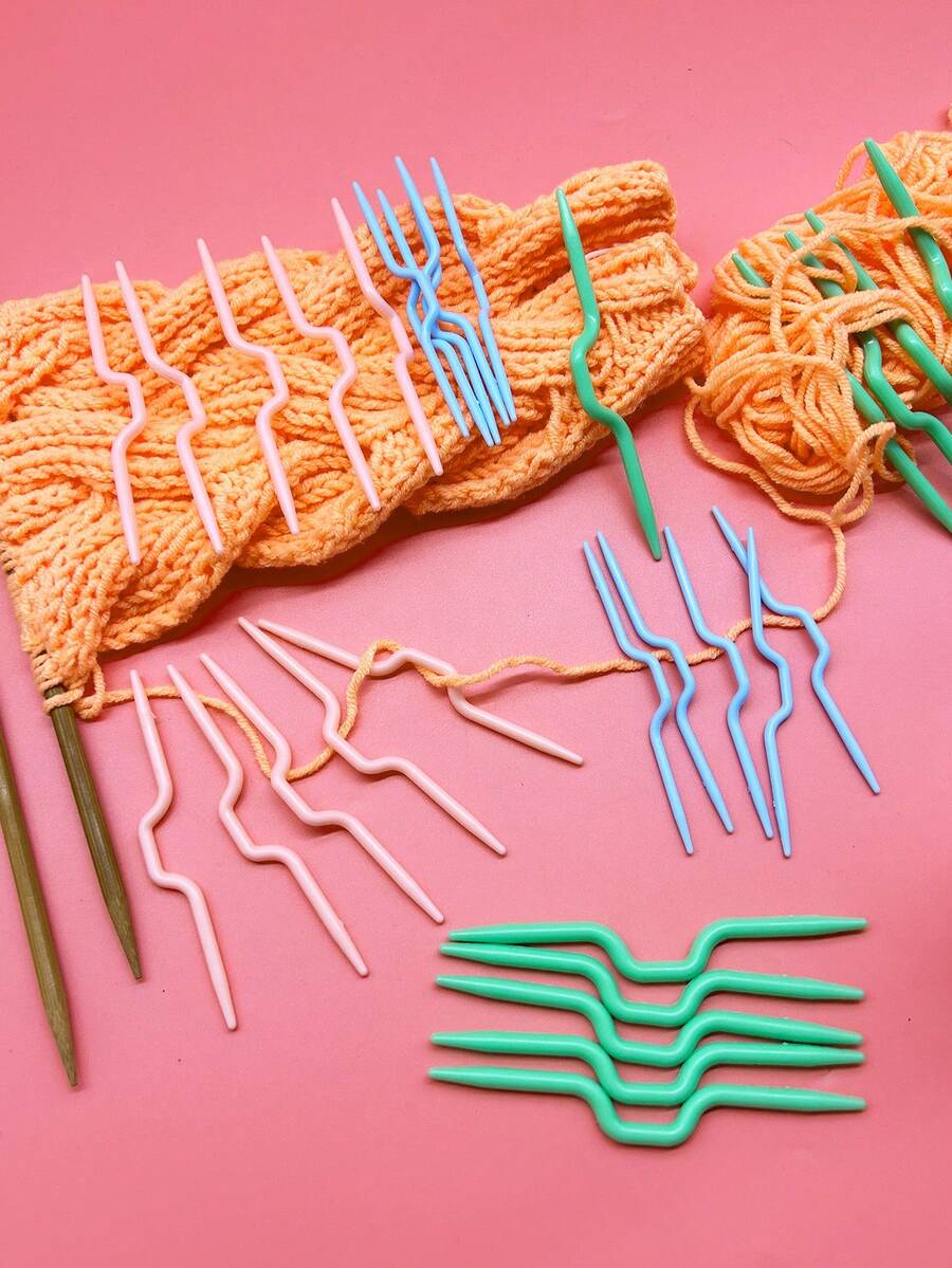 30pcs V-Shaped Cable Knitting Needles, 3 Sizes Set, 10 Packs Total, Fix Loops While Knitting, Create 3D Cable Texture, Beginner-Friendly, Suitable For Sweaters, Scarves, Hats And Other Knitting Projects, Essential Knitting Accessory For Yarn DIY Crafts - V-shaped Crochet Hook 3-piece Set - View 1