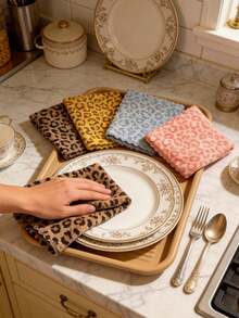 Vintage Double-Sided Leopard Print Cleaning Cloth, Table Wipe, Kitchen Rag, Microfiber Scrubbing Pad, High Absorbency, Easy Care, Thick Soft Coral Fleece Travel Hand Towel, Suitable For Home And Restaurant Decor, Kitchen Cleaning Tool - Multicolor - View 2