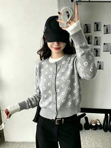 Women's Gray Long Sleeve Round Neck Cardigan, Crescent Moon Pattern, Ribbed Knit Detail, Regular Length, Slightly Elastic Fabric, Autumn/Winter Essential. Daily Atmosphere Outfit, Popular Korean Style Top, Women's Knit Cardigan, Spring/Autumn Style, Exquisite Korean Style, Gray Crescent Moon Pattern, Short Fit, Round Neck Button-Down Long Sleeve Knit Outerwear - Grey - View 9
