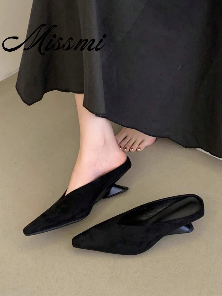 復古高級女款楔形跟尖頭皮鞋，百搭舒適通勤晚宴風新鞋