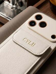 客製化姓名金箔字母荔枝紋PU皮革錢包手機殼，適用 13 14 15 16 17 18 Pro Max Plus Air，附卡槽，全鏡頭保護，防刮防震保護殼，時尚通勤辦公旅行配件，中性個性化禮物 - 白色 - 查看 5