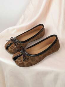 豬蹄鞋 2026 春/秋新款 分趾鞋 女款 夏季平底低筒芭蕾馬蹄鞋 一腳蹬 時尚低筒奶奶鞋 - 深棕色 - 查看 1