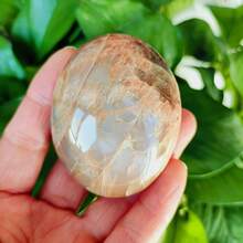 1pc Natural Crystal Orange Moonstone Hand-Held Stone, Quartz Crystal Hand-Held Stone, Glowing Stone, Home Decor, Gift Collectible, Natural Stone May Contain Some Cracks And Small Chips, Random Shipment - Multicolor - View 1