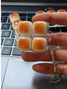 1 buah Gantungan Kunci Berbentuk Roti Karamel, Mainan Penghilang Stres, Penguji Saklar Keyboard Mekanik, Gantungan Kunci, Dekorasi Meja, Gantungan Ponsel, Mainan Gelisah Anti-Kecemasan Kreatif dan Unik - Kuning - View 2