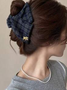 1pc Navy Plaid Triangle Hair Clip, High-End Hair Claw For Women With Thick Hair Summer Hair Accessories - Navy Blue - View 7