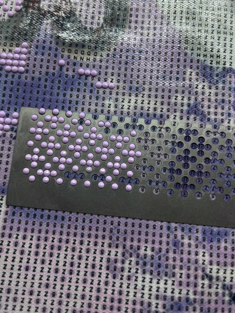 Silver Metal Plum Blossom Round Hole Diamond Painting Ruler, Small And Large Sizes Available, Stainless Steel Handmade Ruler, Stainless Steel Precision Positioning Tool, Hard Texture, Deformation-Resistant, Wear-Resistant, Reusable Multiple Times - View 1