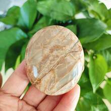 1pc Natural Crystal Orange Moonstone Hand-Held Stone, Quartz Crystal Hand-Held Stone, Glowing Stone, Home Decor, Gift Collectible, Natural Stone May Contain Some Cracks And Small Chips, Random Shipment - Multicolor - View 5
