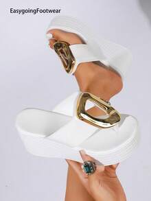 Sandal wedges wanita musim panas dengan gesper logam dan tali jari kaki, sol tebal yang menambah tinggi, ringan, dan lembut, serbaguna untuk dipakai di luar ruangan, liburan, dan perjalanan. - Putih - View 3