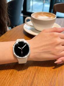 手錶錶帶 + 手錶錶殼套組，相容於 Galaxy Watch9/8 40mm 和 44mm。柔軟舒適休閒運動矽膠錶帶，抗震耐刮亮面水鑽錶殼。易於佩戴，觸控靈敏，適合女性智慧手錶錶帶與錶殼。 - 星光錶帶配鑲鑽錶殼 - 查看 10