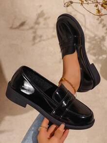 Women's Round Toe Patent Leather Loafers, Chunky Heel Slip-On, Minimalist British Style, Spring/Autumn Commute Versatile Shoes - Black - View 6