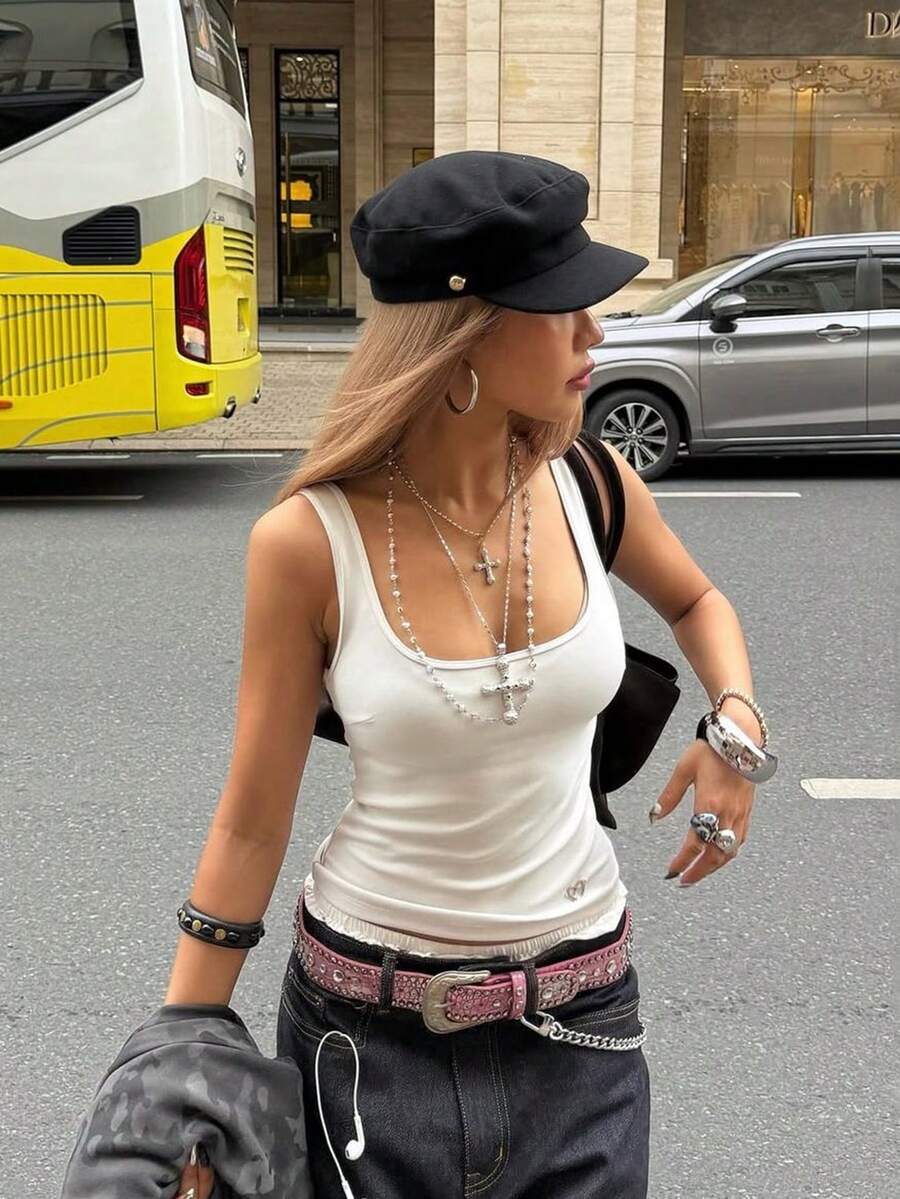 1 Buah Topi Newsboy Retro Wanita, Beret Kasual Gaya Inggris Warna Polos dengan Gesper Emas - Sempurna untuk Pesta, Gaya Jalanan, dan Pakaian Luar Ruangan - Hitam - View 1