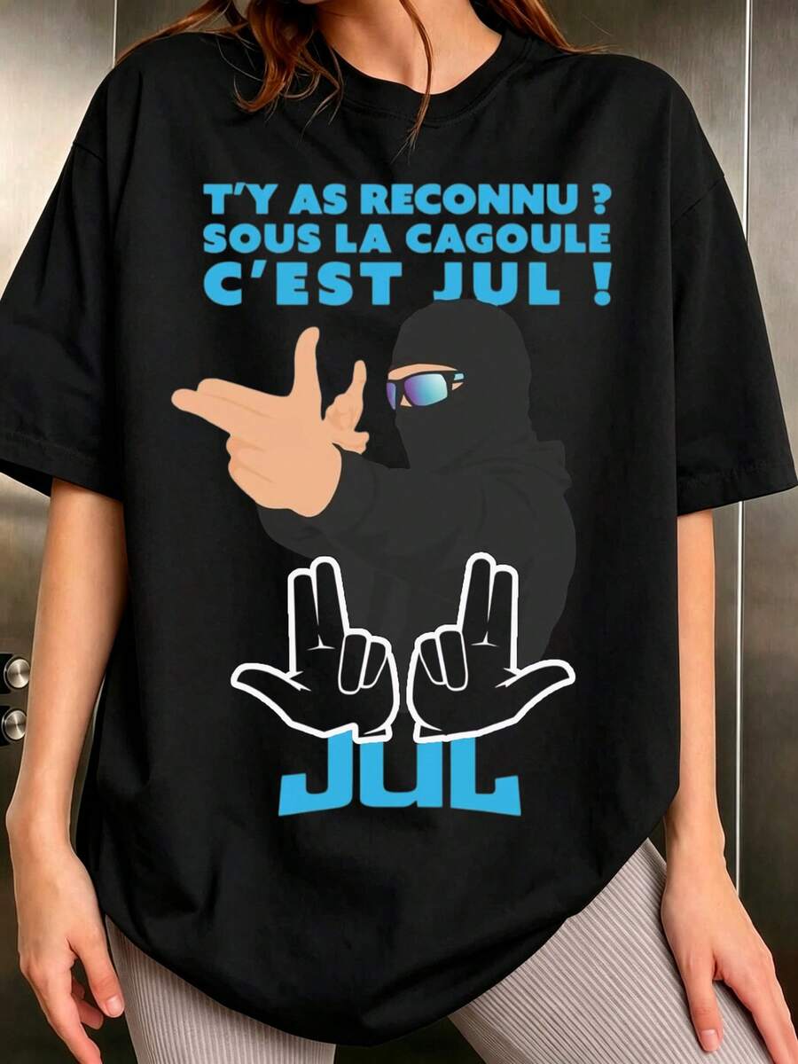 Classic Hand Gesture Of The Famous Rapper JUL With "C'est JuL" Print And Oversized T-Shirt In A Trendyy Support Design - Black - View 1