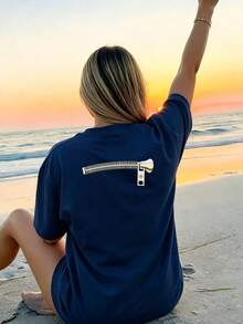 Stylish And Casual White Women's T-Shirt With Zipper – The Loose Fit Is Ideal For Summer Days At The Beach, Lightweight And Breathable. - Navy Color - View 1