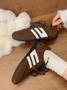 2026 New Women's Flat Lightweight Comfortable Sports Outdoor Casual Running Skate Shoes For Students - Brown - View 3