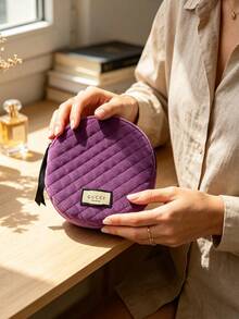 Lila gesteppte runde Kosmetiktasche mit Reißverschluss, Etikett-Dekor, tragbar, schlicht und elegant, Aufbewahrungstasche mit orientalischem Charme-Design für Reisen, Schule, Einkaufen und Arbeit, Geschenk für Frauen GUCCI‑GIFT‑10 - Violett - Übersicht 8