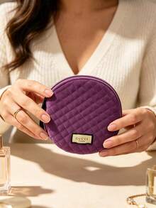 Lila gesteppte runde Kosmetiktasche mit Reißverschluss, Etikett-Dekor, tragbar, schlicht und elegant, Aufbewahrungstasche mit orientalischem Charme-Design für Reisen, Schule, Einkaufen und Arbeit, Geschenk für Frauen GUCCI‑GIFT‑10 - Violett - Übersicht 4