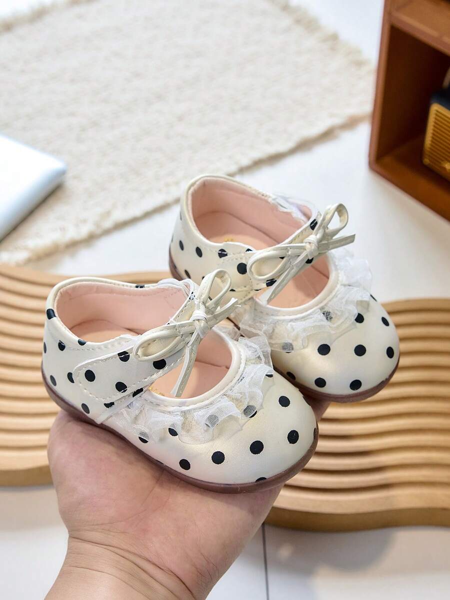 Baby Girl Polka Dot Mary Jane Shoes Sweet Lace Soft Sole Hook And Loop Walking Shoes - Beige - View 1