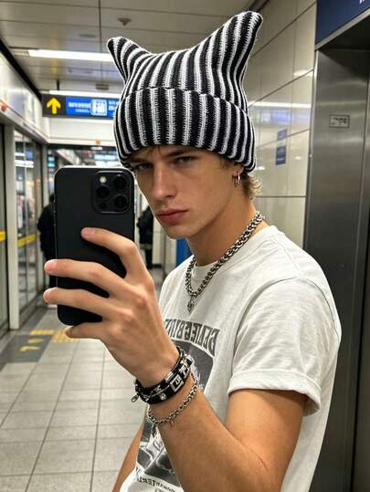 OBOVAY 1pc Men's Y2K Cat Ear Knit Beanie, Vertical Striped Brimless Hat, Fashion Horn Knit Cap, Suitable For Street Party Hip Hop