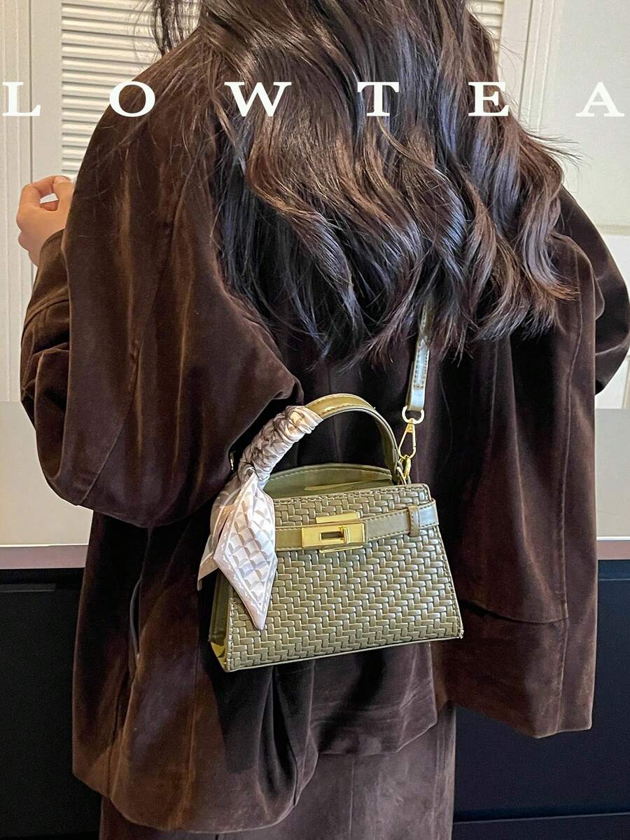 low tea New Stylish Women's Handbag, With A Fashionable Adjustable Shoulder Strap, Perfect For Crossbody Or Shoulder Wear. Minimalist Solid Color Design With High-End Hardware Accents. Ideal For Commuting.