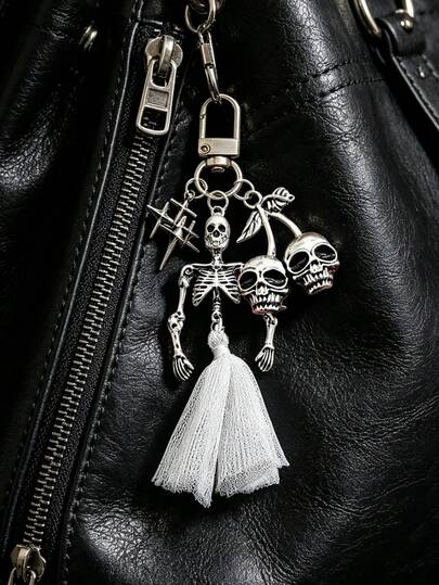 Dödskalle- och körsbärsnyckelring i legering för väska, hängande väskberlock med dödskallefigurer och stjärnor, vintage silverstil, Halloween