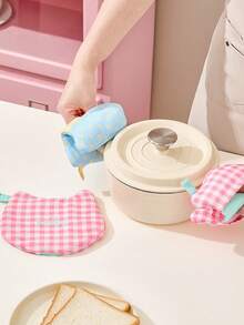 1pc 13x15cm Heat-Resistant Canvas Oven Mitt, Cute Plaid Mini Pot Holder, With Hanging Loop Multi-Function Kitchen Baking Microwave Heat Insulation Pad - View 2