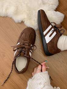 2026 New Women's Flat Lightweight Comfortable Sports Outdoor Casual Running Skate Shoes For Students - Brown - View 2