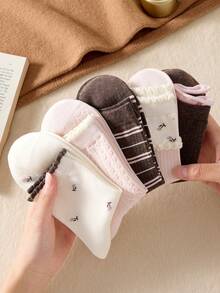 4 Pairs Women's Cute Sweet Breathable Floral Striped Embossed Lace Pattern Mid-Calf Socks Ankle Socks Casual Comfortable Preppy Style Student Socks Fashionable Comfortable Random Colors Suitable For Daily Wear Spring Summer Autumn Winter All Seasons - Multicolor - View 5