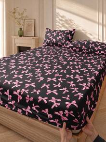 1pc Black & Pink Bow Pattern Fitted Sheet, Mattress Protector, Mattress Cover, Fitted Sheet, Soft & Breathable, Fits All Bed Sizes - Twin, Full, Queen, King, Deep Pocket Up To 11.8 Inches, Machine Washable. Back To School, Dorm Essentials - Black - View 1