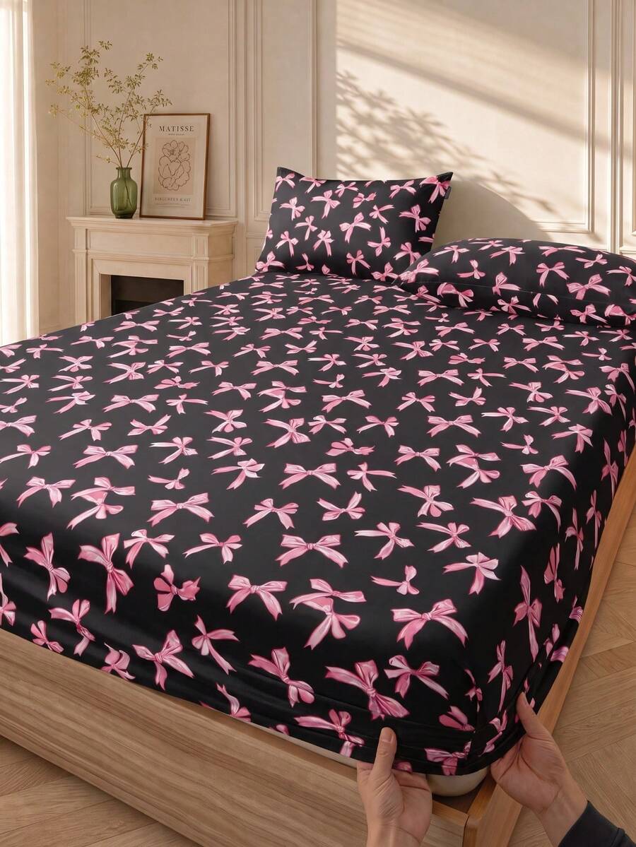 1pc Black & Pink Bow Pattern Fitted Sheet, Mattress Protector, Mattress Cover, Fitted Sheet, Soft & Breathable, Fits All Bed Sizes - Twin, Full, Queen, King, Deep Pocket Up To 11.8 Inches, Machine Washable. Back To School, Dorm Essentials - Black - View 1
