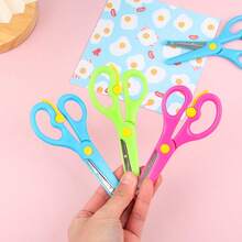 1 buah Gunting Kecil Pengaman Anak Warna-warni, Mata Pisau Lurus dengan Penutup Pelindung, Gunting Kerajinan Tangan Anti-Jepit untuk Taman Kanak-kanak, Sekolah Dasar, DIY, Seni Kertas, Alat Tulis - Beragam warna dan gaya acak - View 9