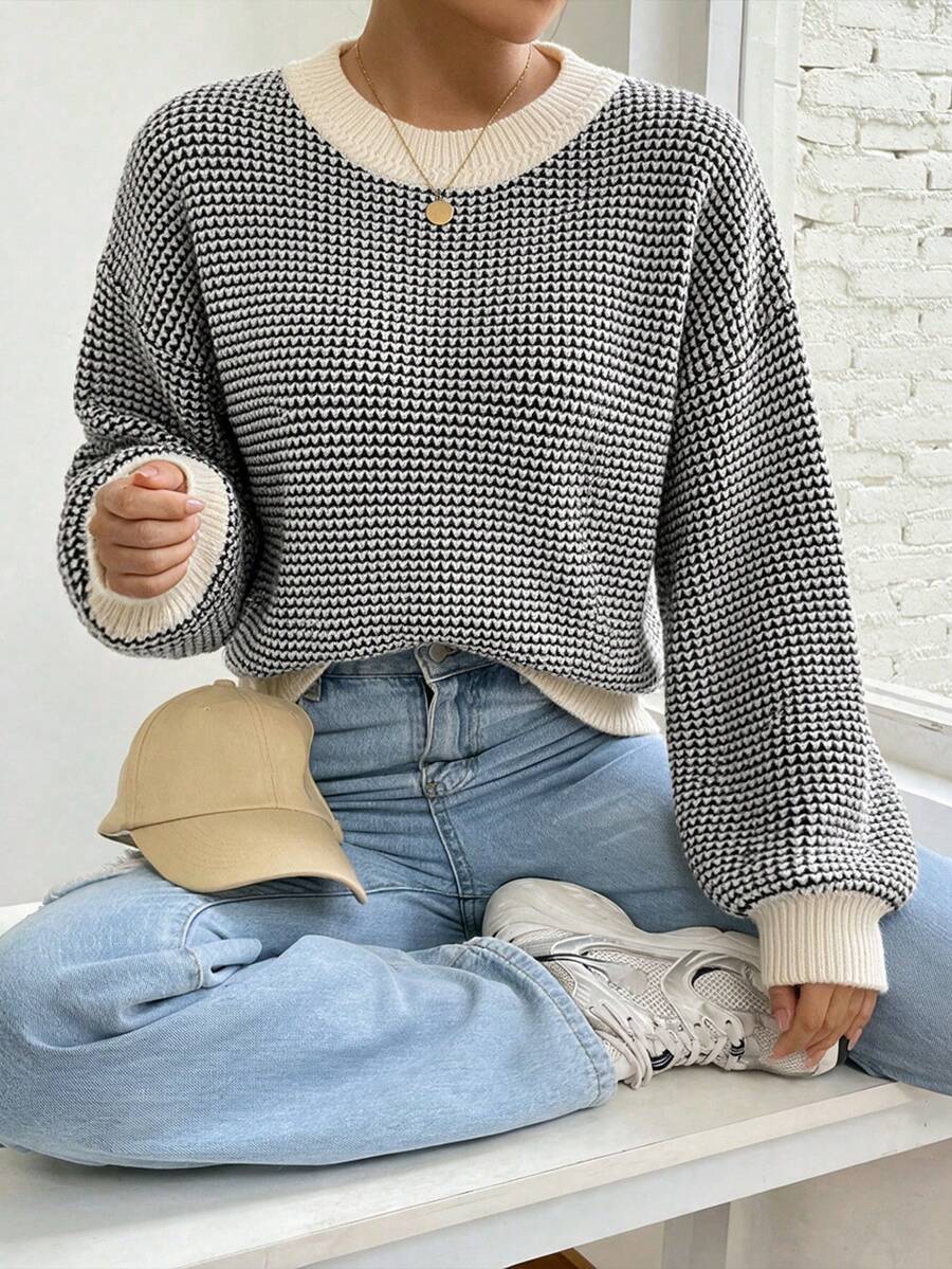 SEREN Women's Versatile Black & White Contrast Waffle Knit Sweater, Loose Fit Slenderizing Lantern Sleeve Knit Top, Suitable For Autumn/Winter - Black and White - View 1