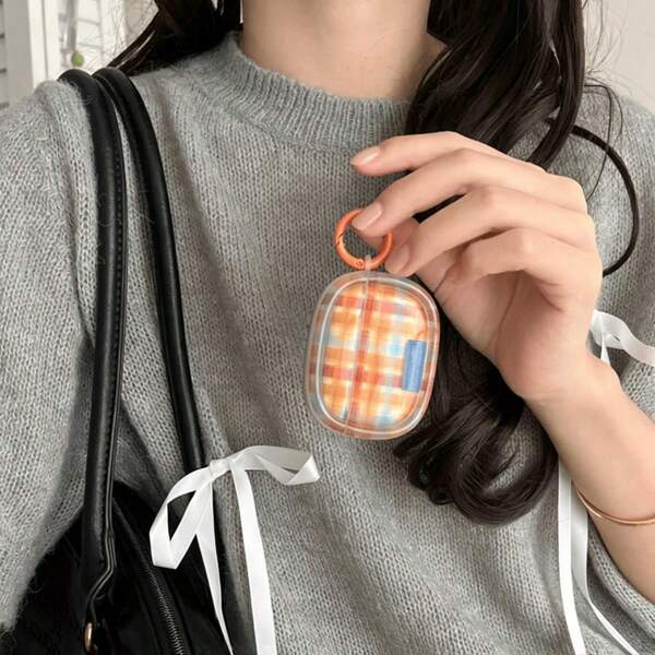 Vintage Orange & Blue Plaid Earphone Protective Case, Retro Plaid Print With Small Leather Label Decoration, Matching Orange Ring Buckle, Minimalist Vintage Style. TPU Soft Silicone One-Piece Molding, Flexible And Elastic, Prevents Scratches On Earphone Shell. UV Color Printing Process, Retro Soft Plaid Colors, Wear-Resistant And Fade-Resistant Pattern, Thin And Lightweight Body Fits Earphone Body Perfectly, Precise Cutouts, No Obstruction For Charging And Opening. Vintage Korean Style Atmosphere, Minimalist And Versatile, Ring Buckle Convenient For Holding And Anti-Slip, Suitable For Daily Commute, Aesthetics And Protection Both Online.