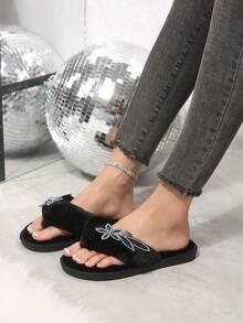 2026 Otoño/Invierno Nuevas Pantuflas de Peluche con Mariposa de Strass para Mujeres, Sandalias Planas de Una Correa Negras, Uso Interior/Exterior, Sandalias Antideslizantes de Felpa - Negro - Ver 8