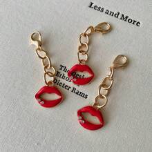 3pcs Girls Vintage Red Lips Pendant, Rhinestone Inlaid Heart Pendant, Gold Chain Lobster Clasp Bag Charm, Sexy Hot Girl Style Daily Versatile Accessory - Rhinestone Lip Lobster Clasp - View 5