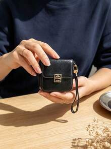 Tas Kosmetik Givenchy Parfums Logo 4G Hitam, Kantong Penyimpanan Kosmetik Portabel dengan Resleting untuk Perjalanan - Hitam - View 6