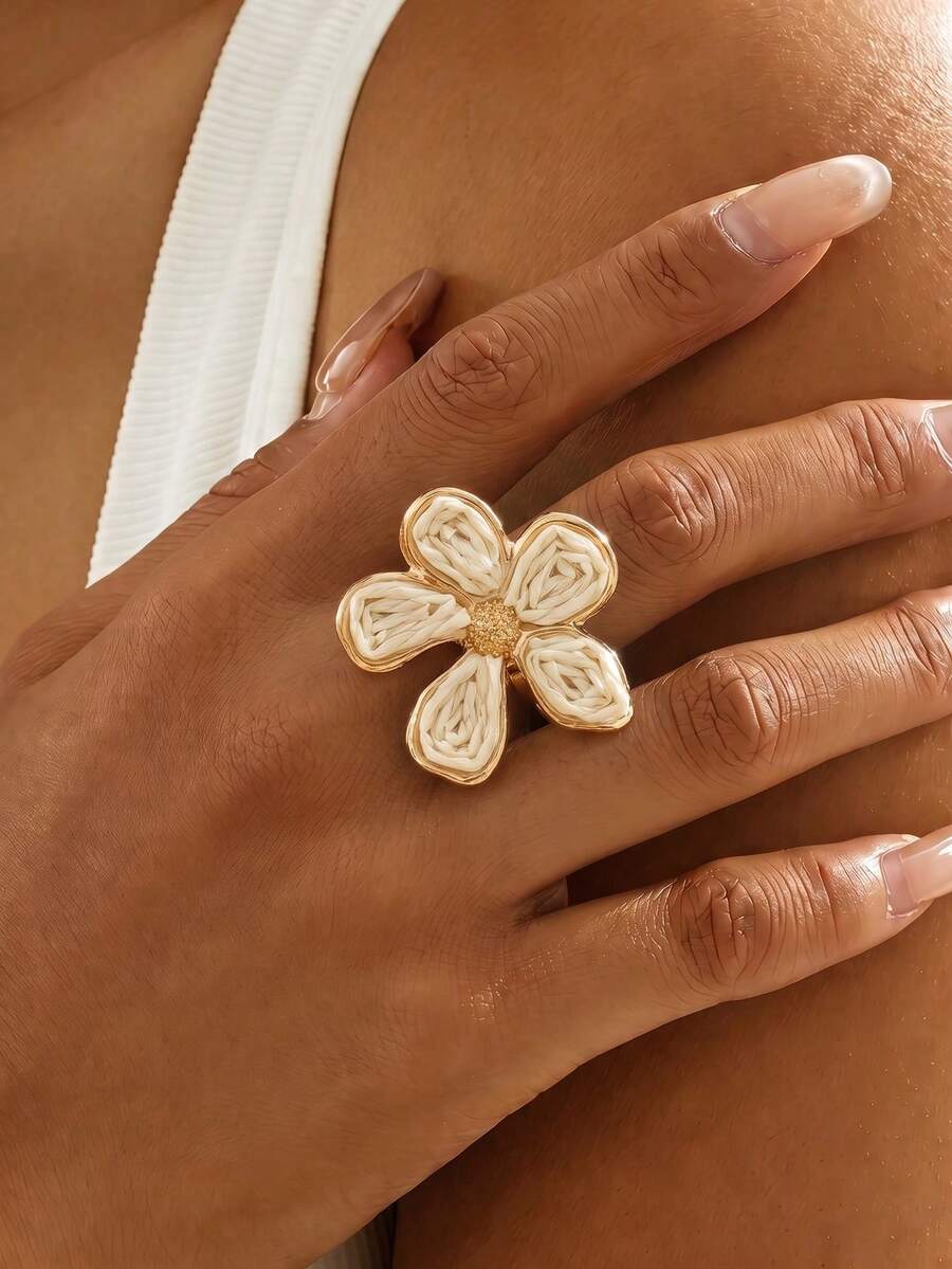 1pc Bohemian Vacation Style Raffia Asymmetrical Flower Ring, Suitable For Women's Beach Outings And Daily Outfit Matching Accessory - White - View 1