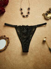 PinupPomp Set Pakaian Dalam Wanita Ukuran Plus 3 Potong: Bra Tanpa Kawat Tanpa Lapisan dengan Renda Bunga, Celana Dalam Thong Berpinggang Rendah, dan Sabuk Garter – Gaya Vintage dan Romantis - Hitam - View 3