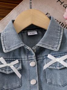 Baby Girl Light Blue Denim Jacket With Double Pockets, White Bow Decor, Frayed Hem, Patchwork Hollow Lace Trim, Sweet Denim Jacket - Light Wash - View 4