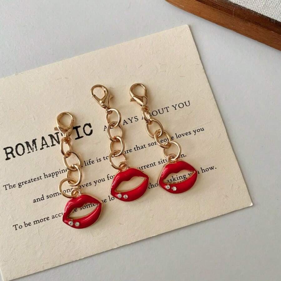 3pcs Girls Vintage Red Lips Pendant, Rhinestone Inlaid Heart Pendant, Gold Chain Lobster Clasp Bag Charm, Sexy Hot Girl Style Daily Versatile Accessory