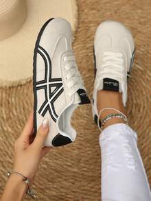 Women's Round Toe Colorblock Patchwork Lace-Up Soft Sole Retro Casual Sneakers, Spring/Autumn Daily Commute Shoes - Rice Grey - View 2